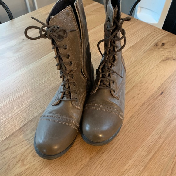 Steve Madden grey lace up boots 9.5 - Picture 2 of 5